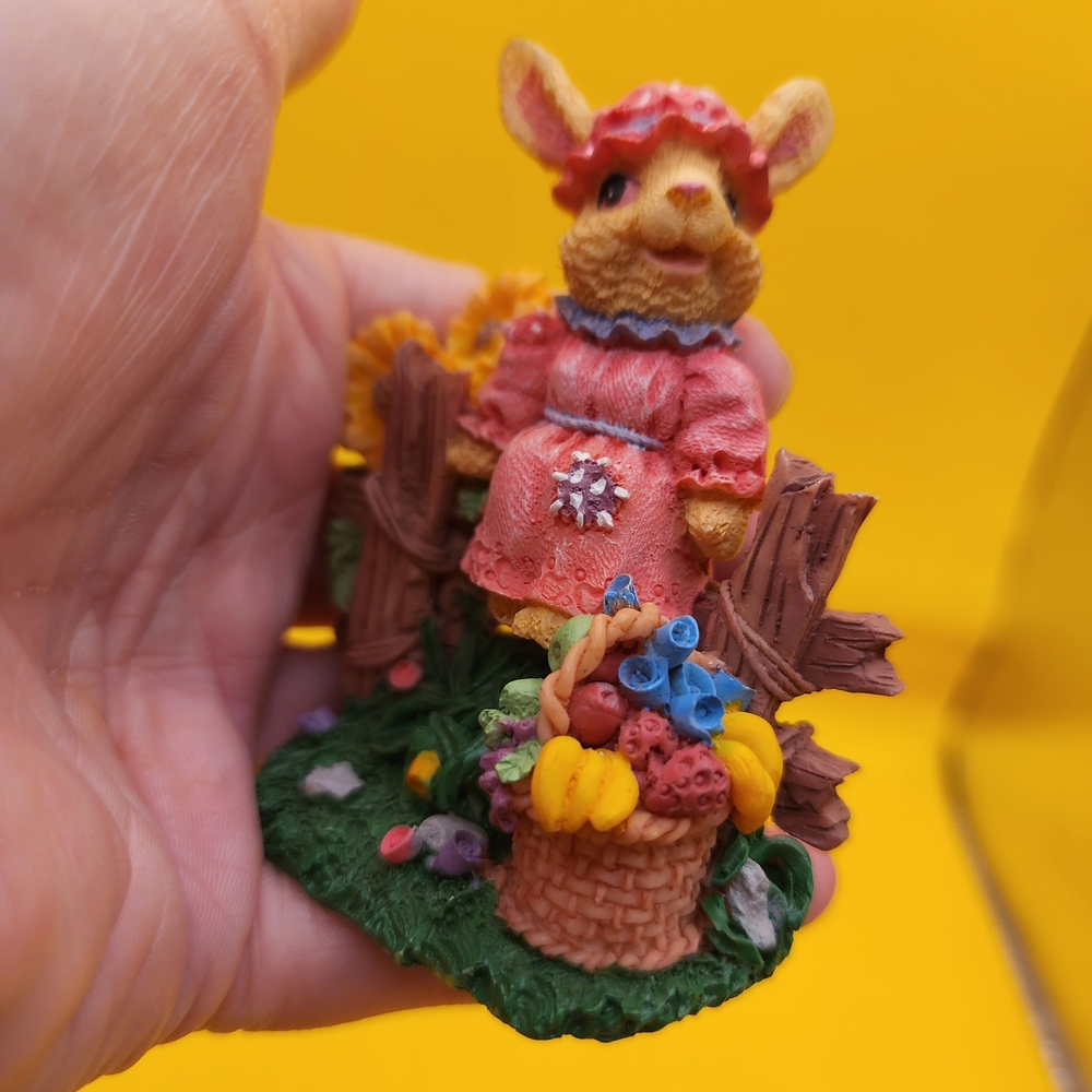 Bunny Rabbit Figurine Lot Resin 3" Easter - Picture 7 of 8